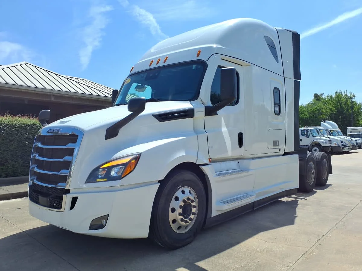 2023 Freightliner Cascadia