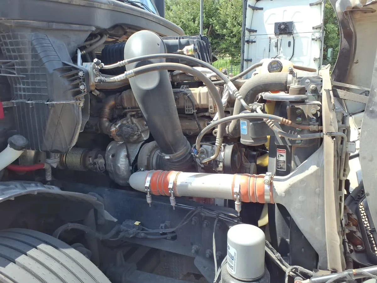 2023 Freightliner Cascadia in Houston, TX — photo 12