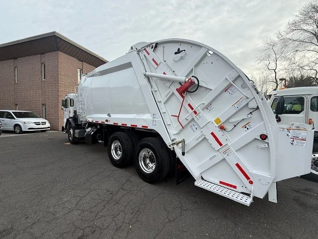 2025 Peterbilt 520 - image 6