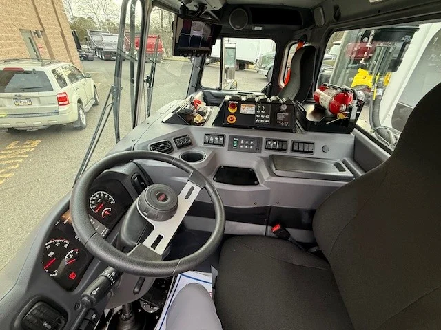 2025 Peterbilt 520 - image 8