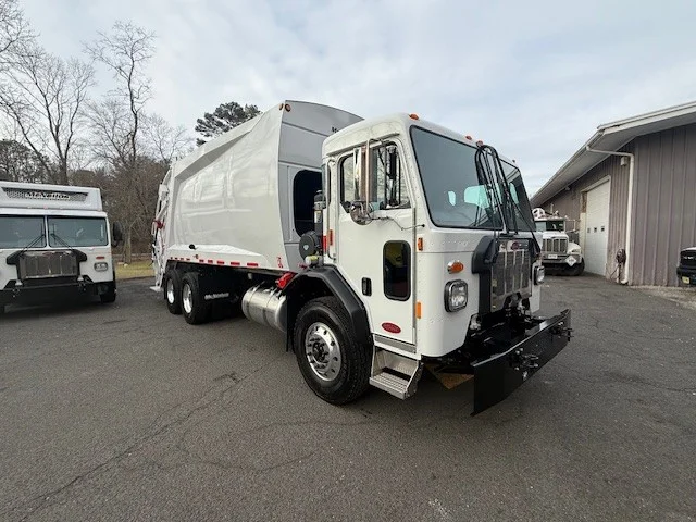 2025 Peterbilt 520 in Clarksburg, WV — photo 3