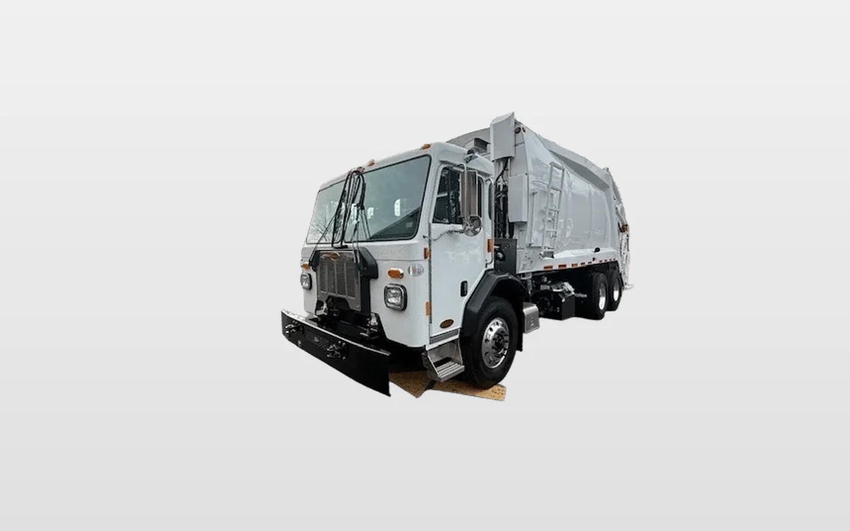 2025 Peterbilt 520 - image 1
