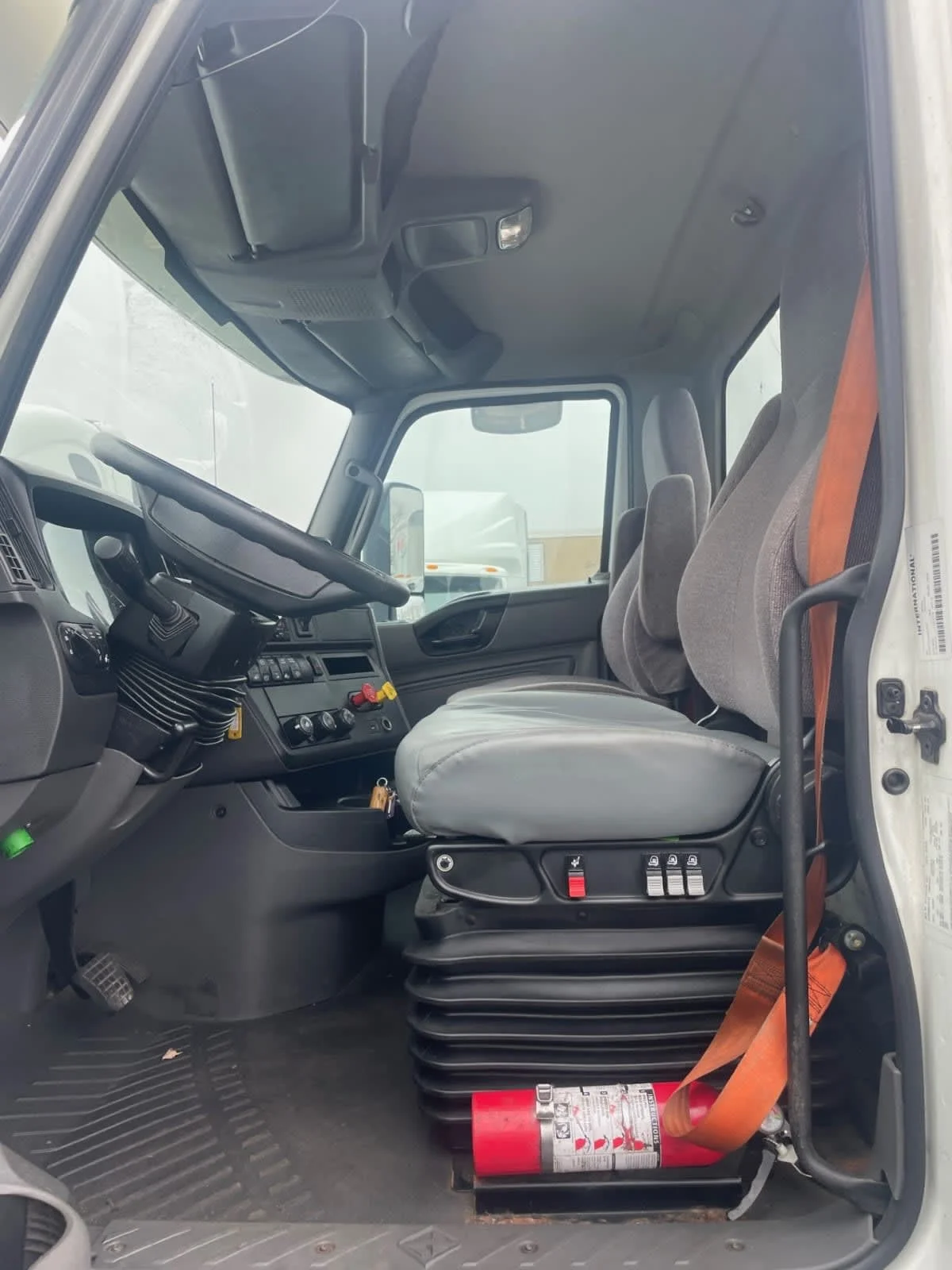 2019 International RH - image 7