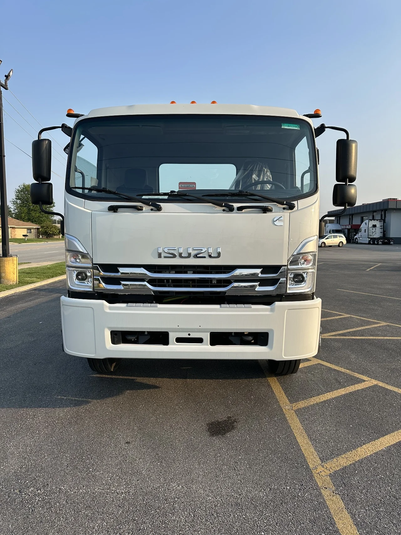 2025 Isuzu FVR in York Street Elmhurst, IL — photo 2
