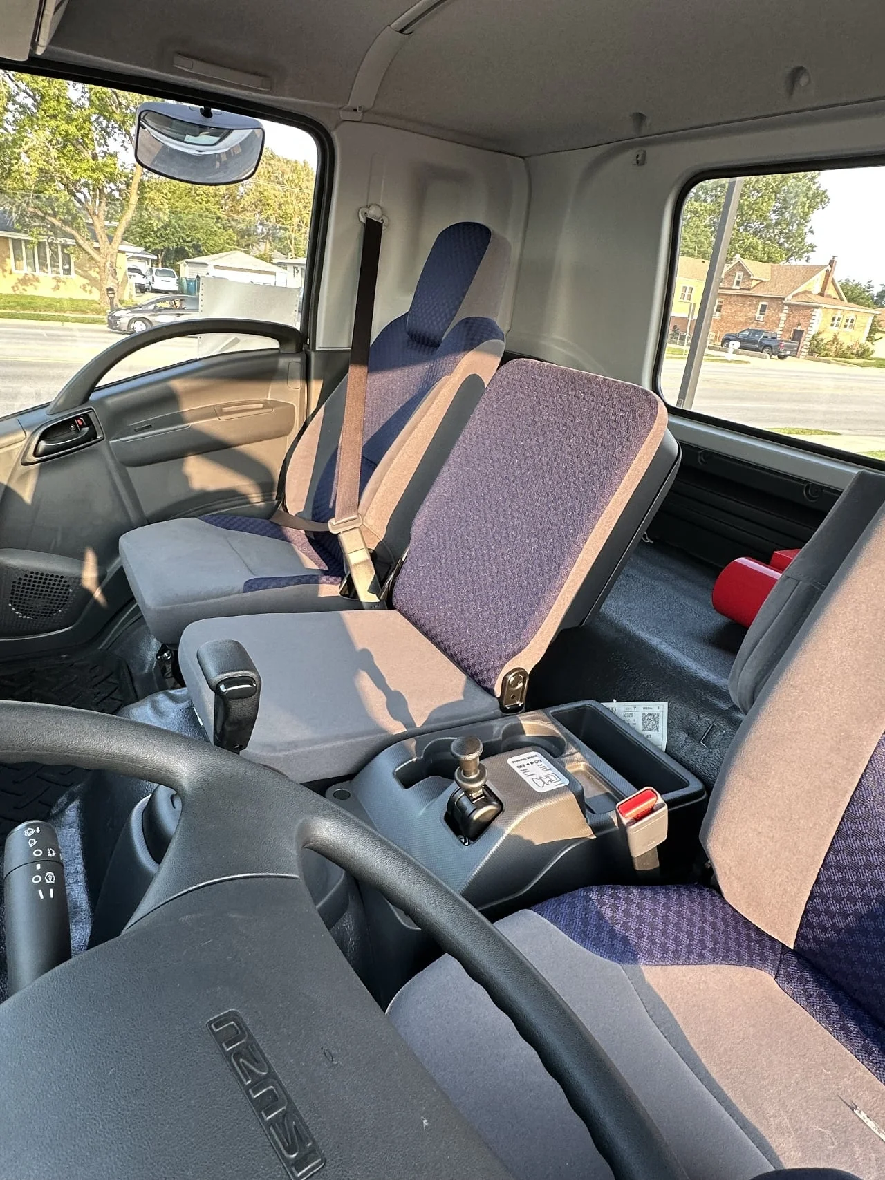 2025 Isuzu FVR in York Street Elmhurst, IL — photo 12