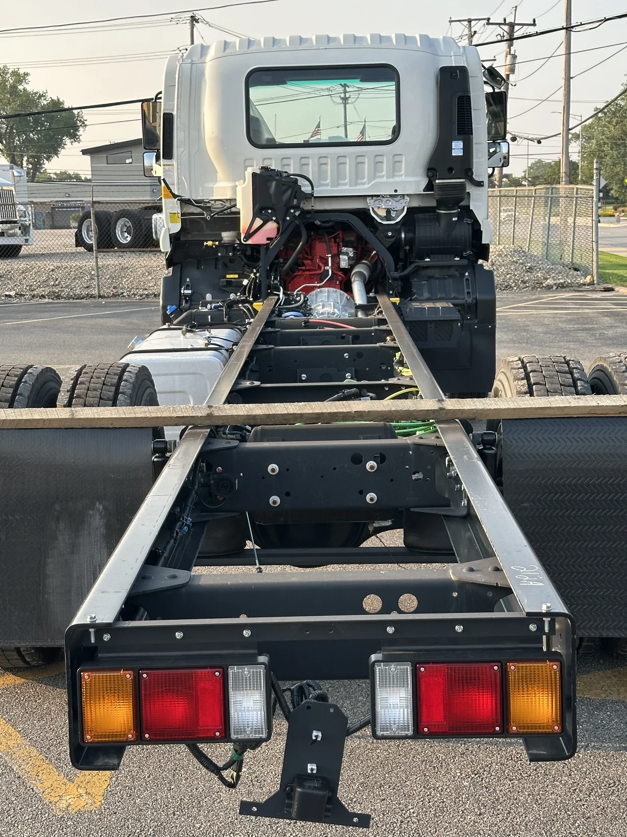 2025 Isuzu FVR in York Street Elmhurst, IL — photo 5