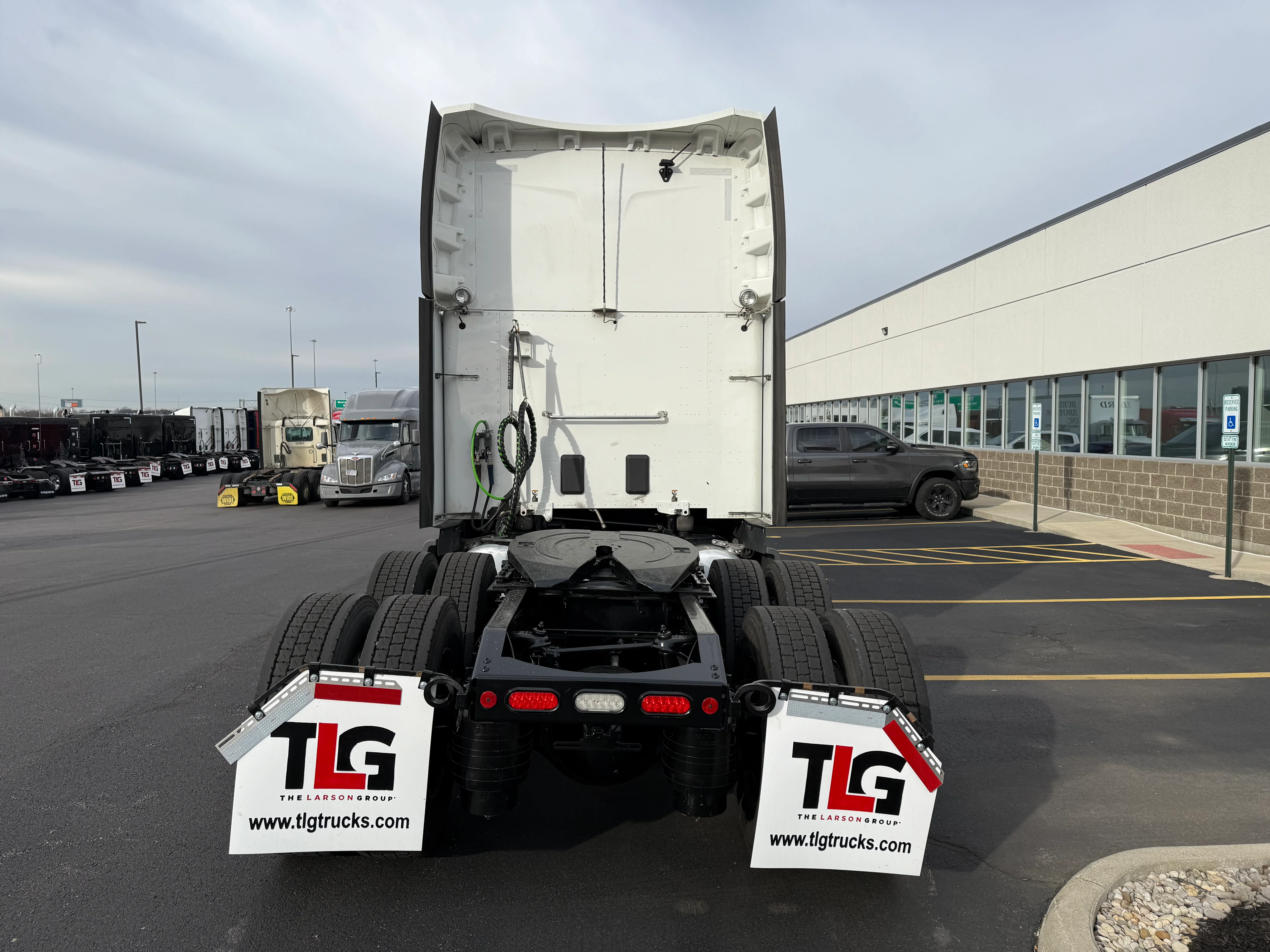 2021 Peterbilt 579 - image 4