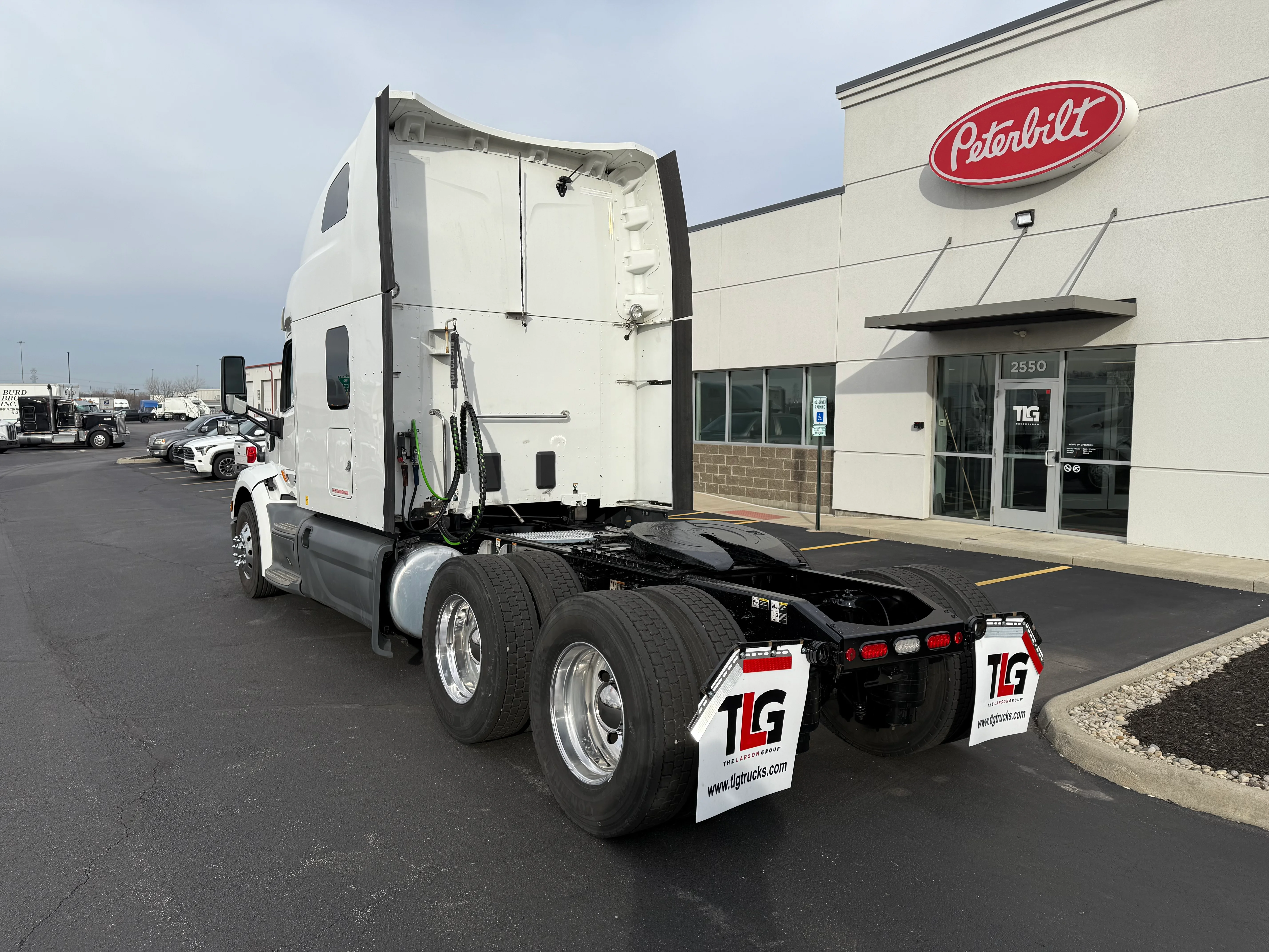 2021 Peterbilt 579 - image 3