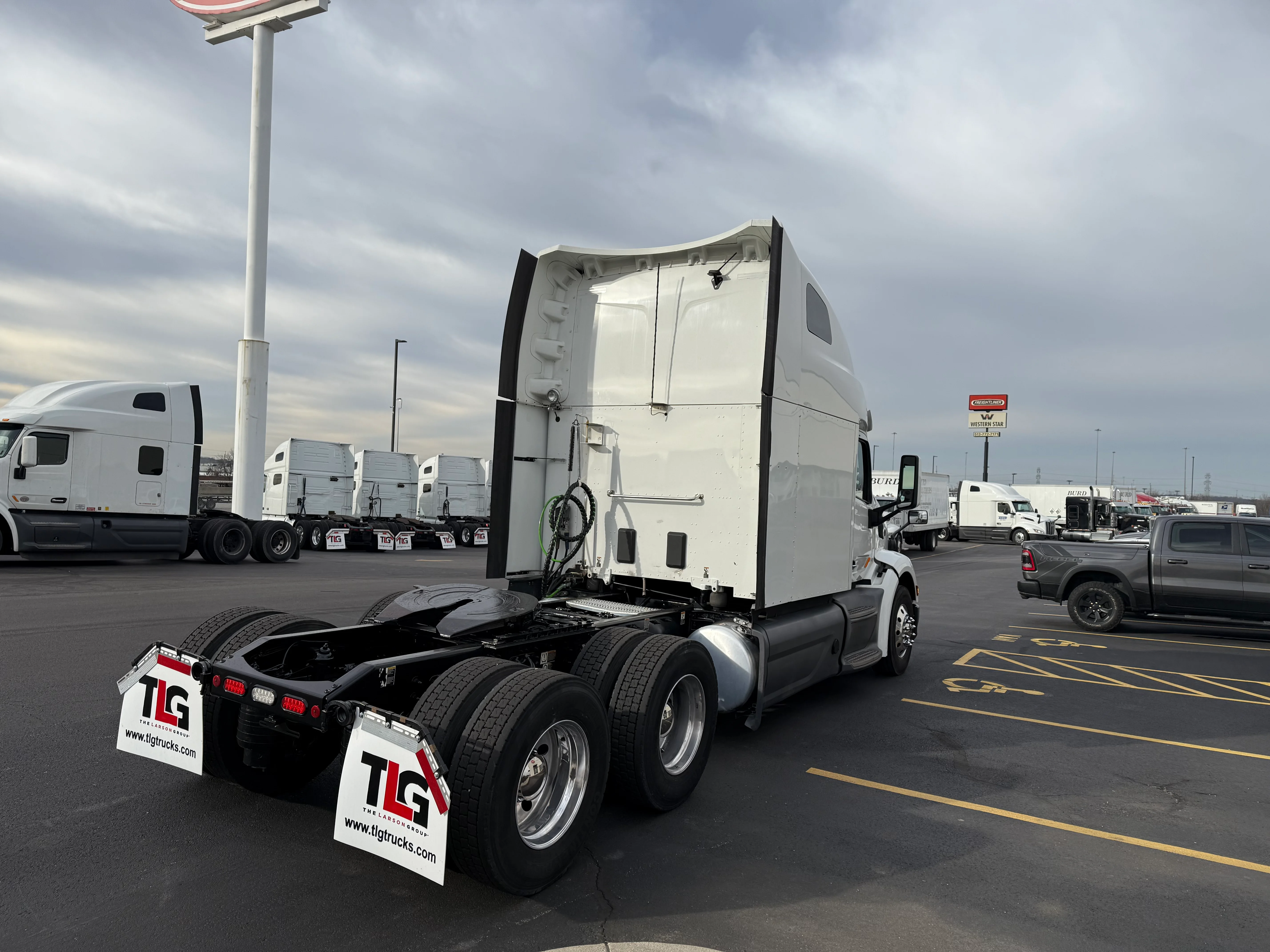 2021 Peterbilt 579 - image 5