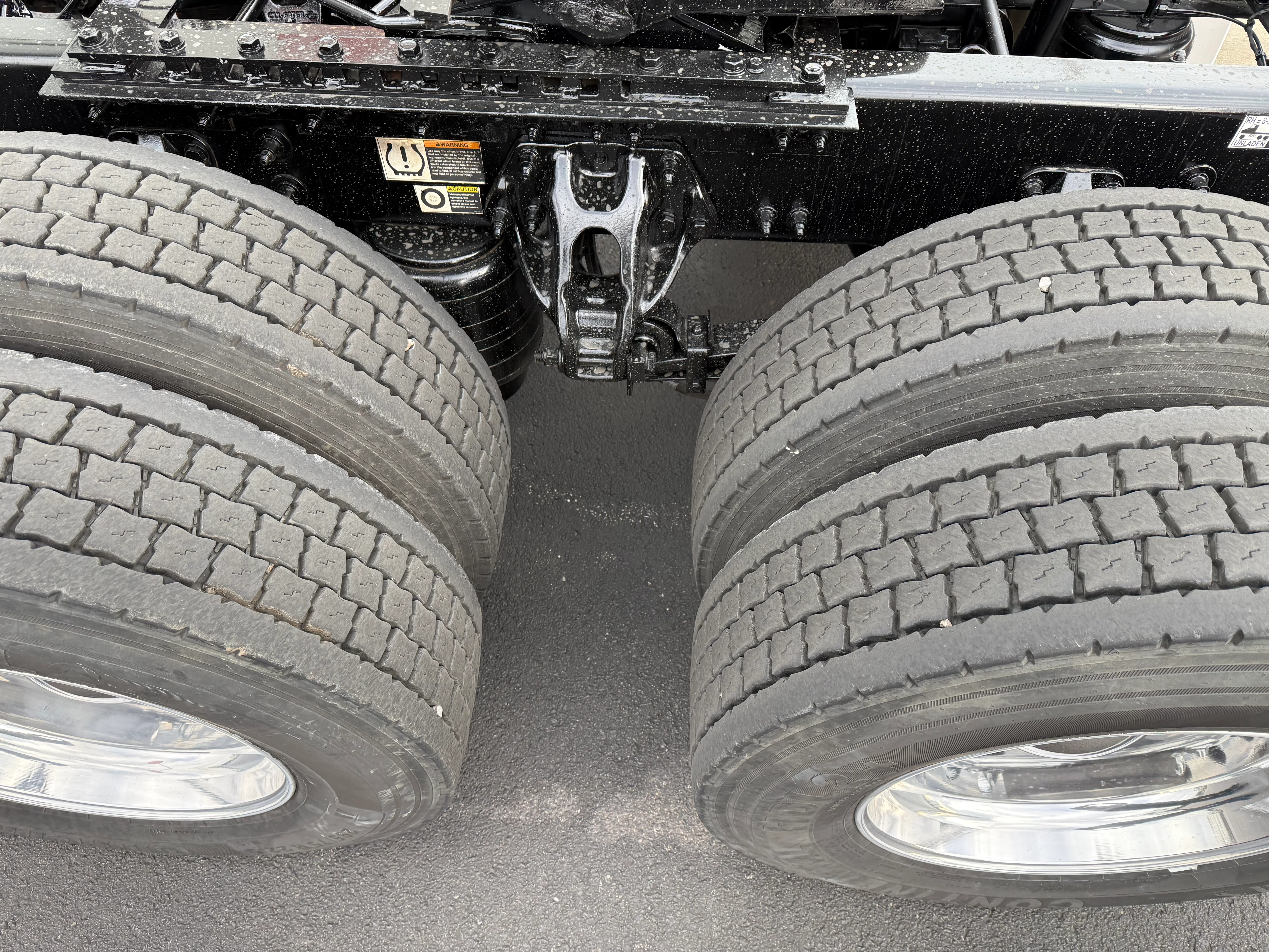 2021 Peterbilt 579 - image 13