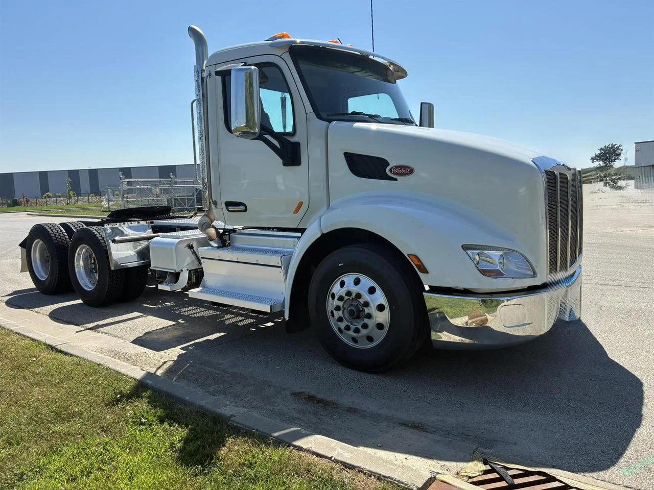 2022 Peterbilt 579 in Rochester, MN — photo 2
