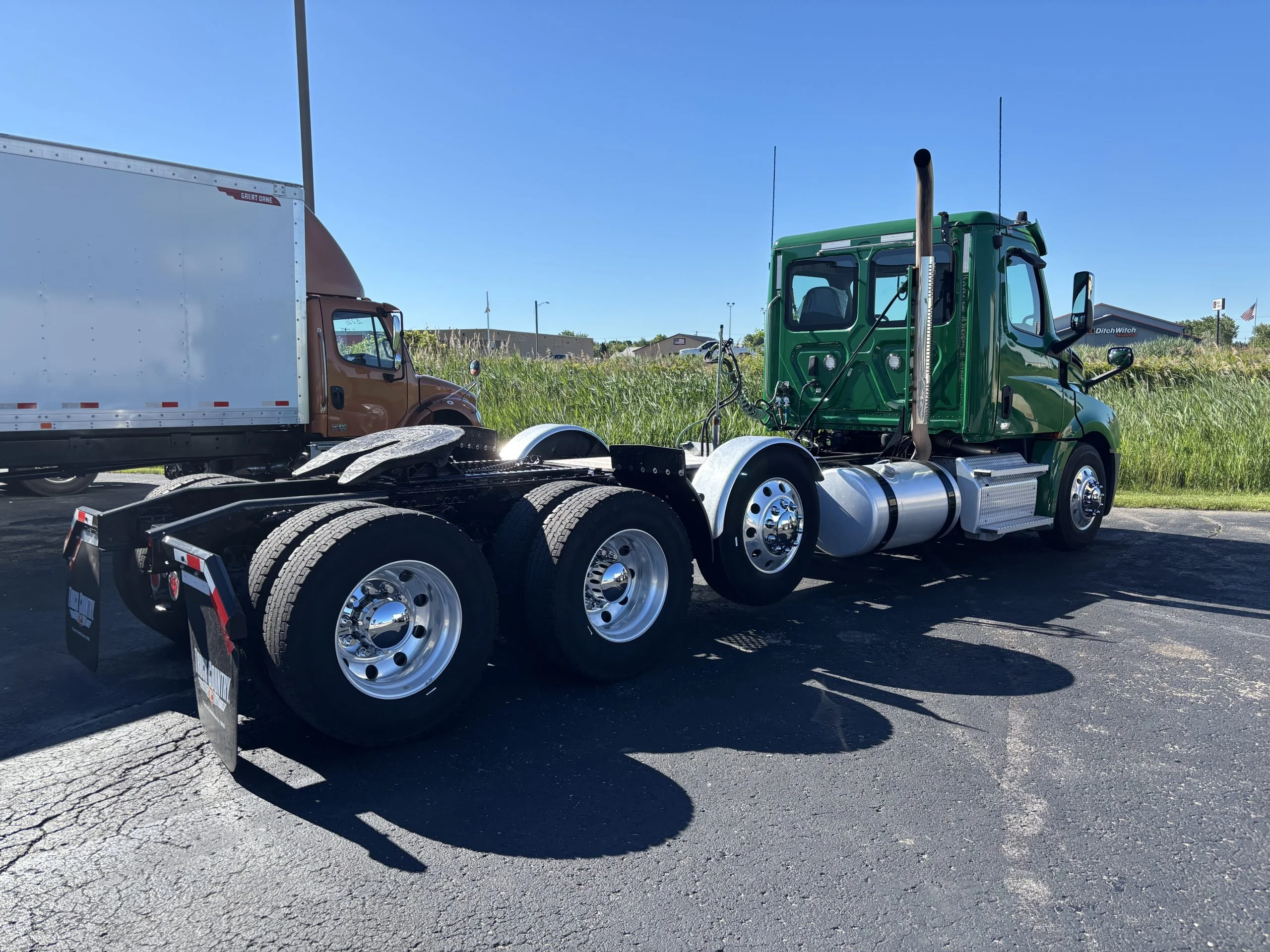 2020 Freightliner Cascadia in Madison, WI — photo 6