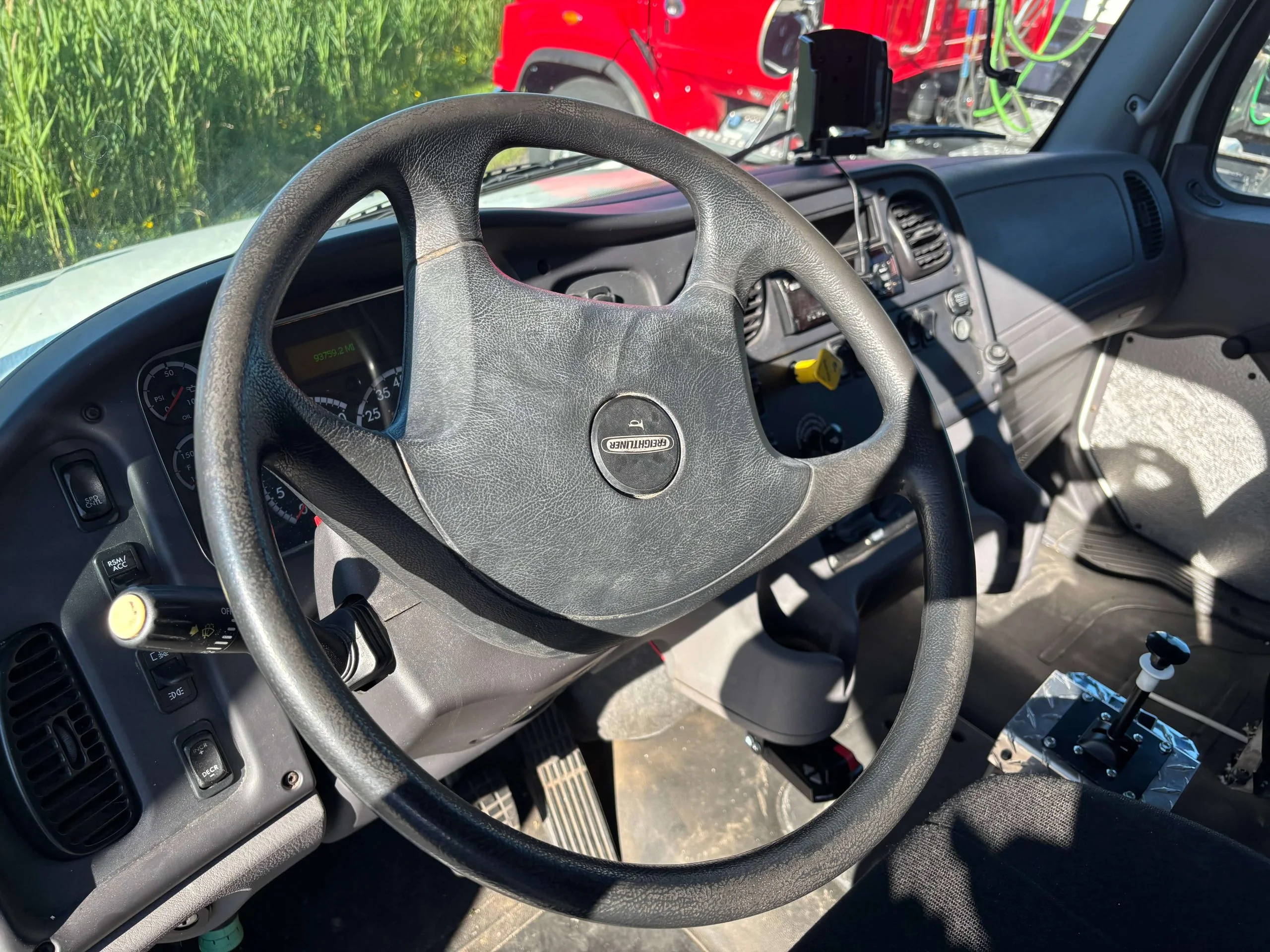 2020 Freightliner Cascadia in Madison, WI — photo 4