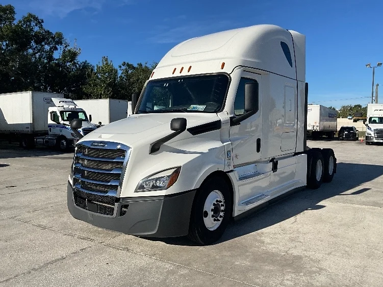 2022 Freightliner Cascadia - image 3