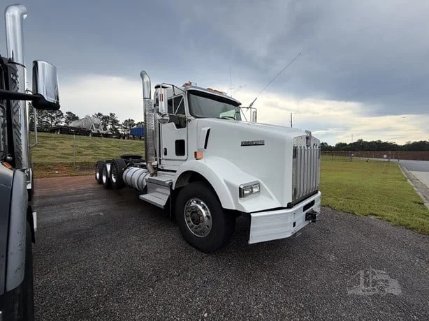 2023 Kenworth T800 in GA — photo 2
