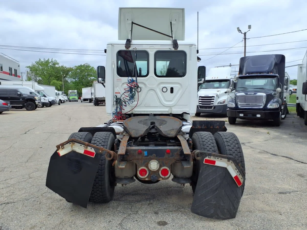 2019 Freightliner Cascadia in Warwick, RI — photo 5