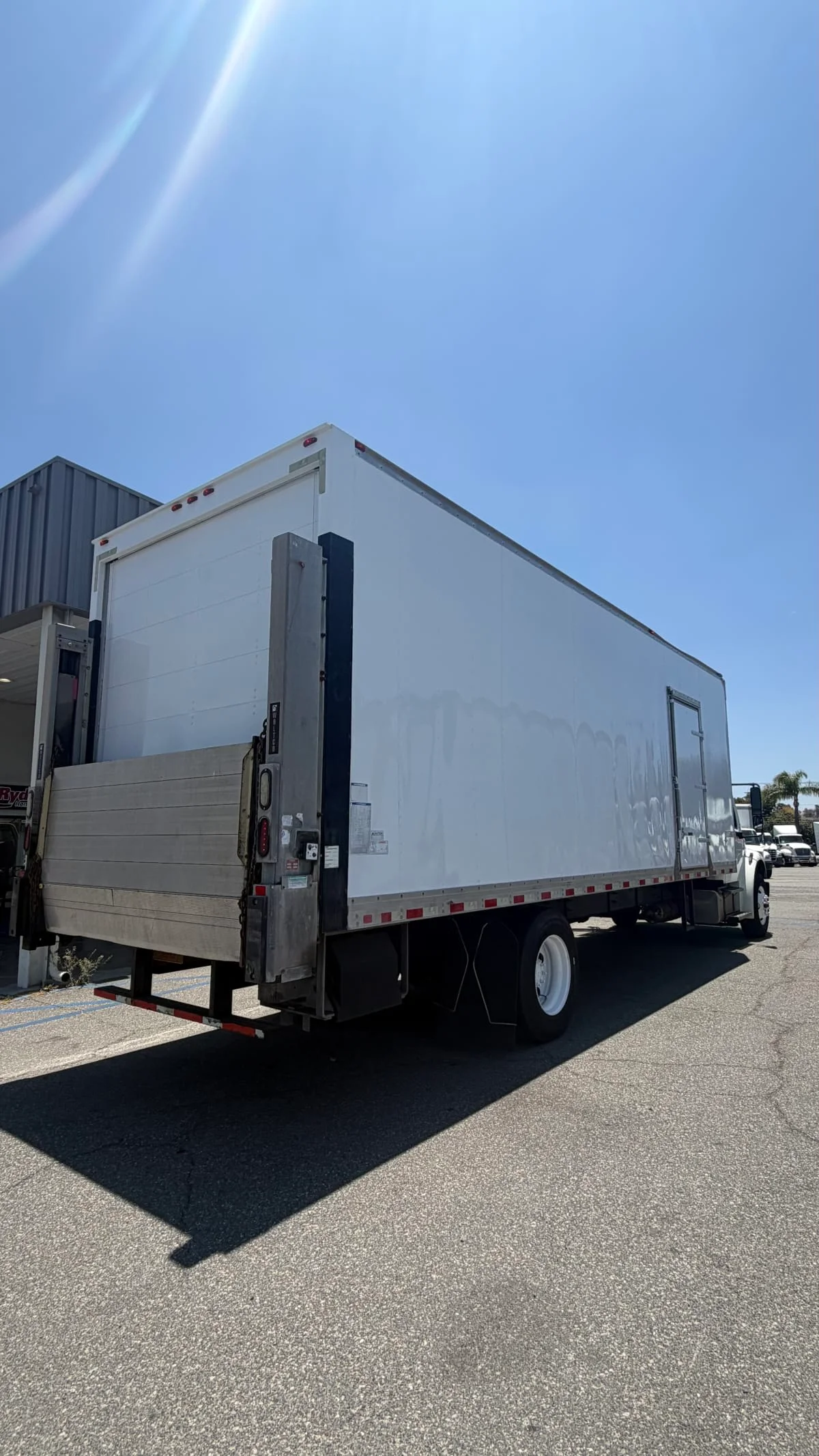 2019 Freightliner M2 106 in Pomona, CA — photo 4