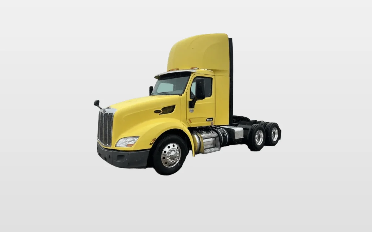 2021 Peterbilt 579 - image 1