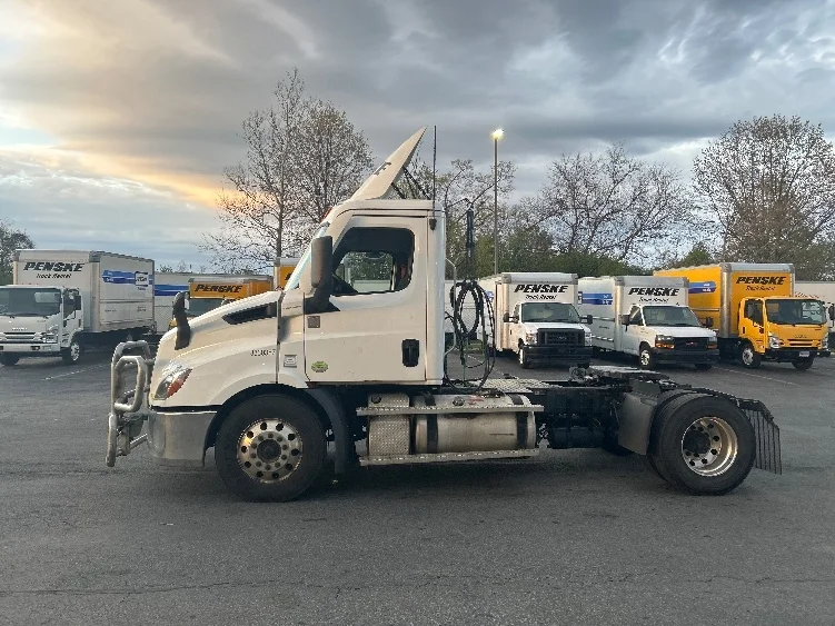 2021 Freightliner Cascadia in Montgomery, NY — photo 4