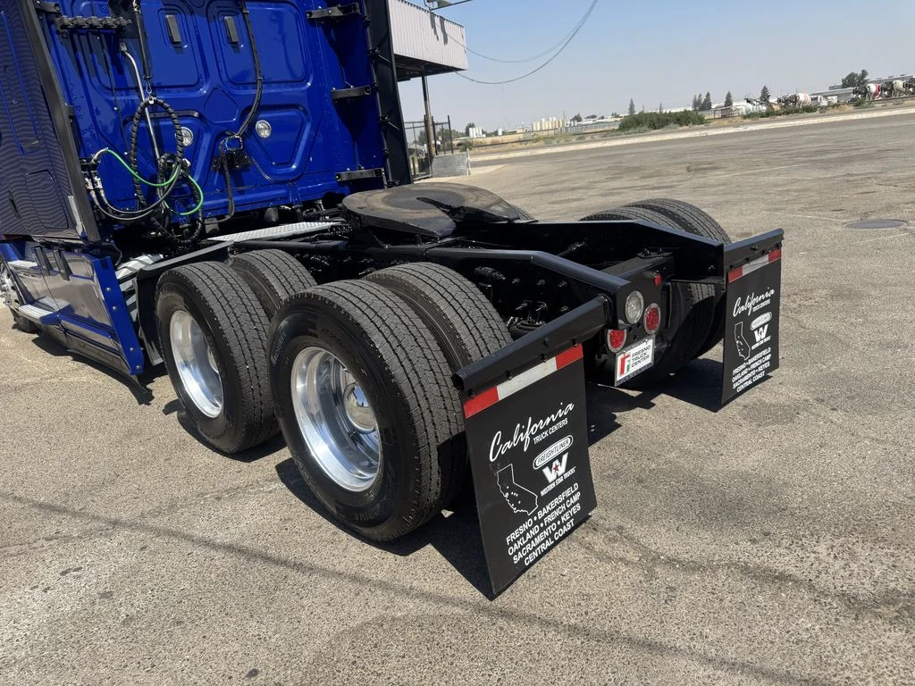 2022 Freightliner in Fresno, CA — photo 12