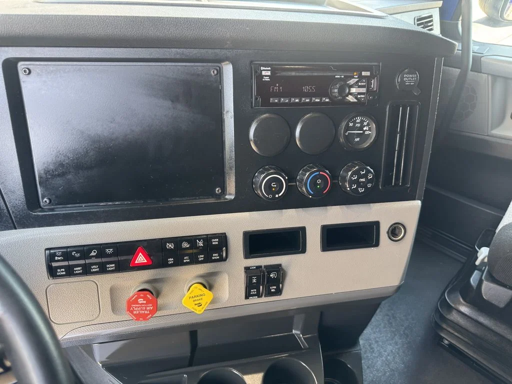 2022 Freightliner in Fresno, CA — photo 5