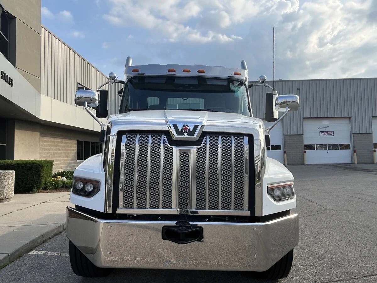 2027 Western Star 49X — photo 4