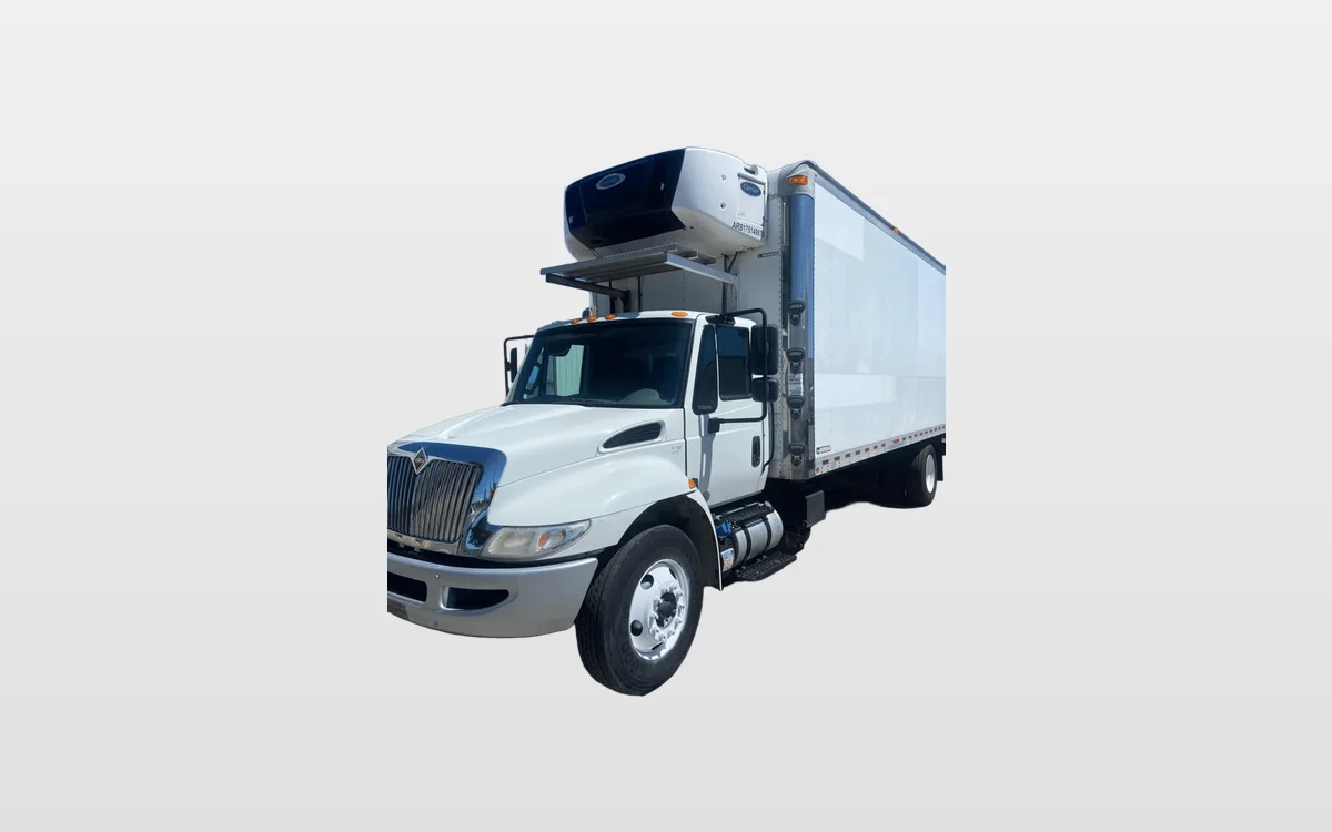 2017 International 4300 - image 1