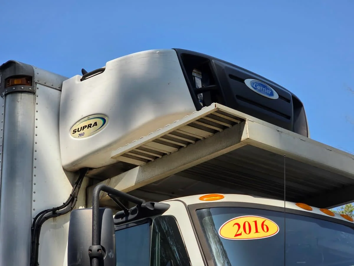 2016 International 4300 - image 7