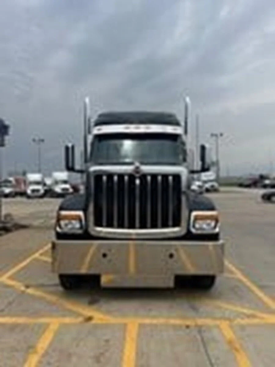 2025 International HX - image 2