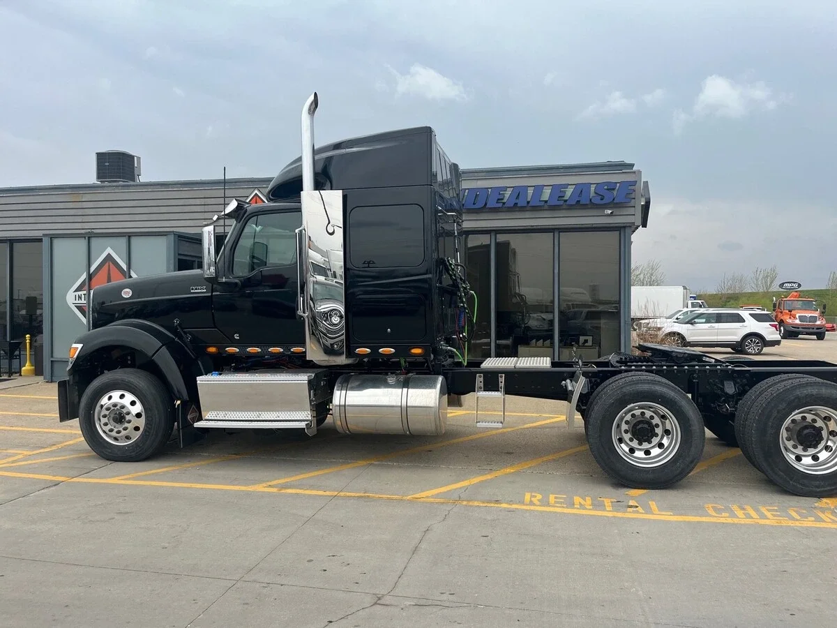 2025 International HX in Dubuque, IA