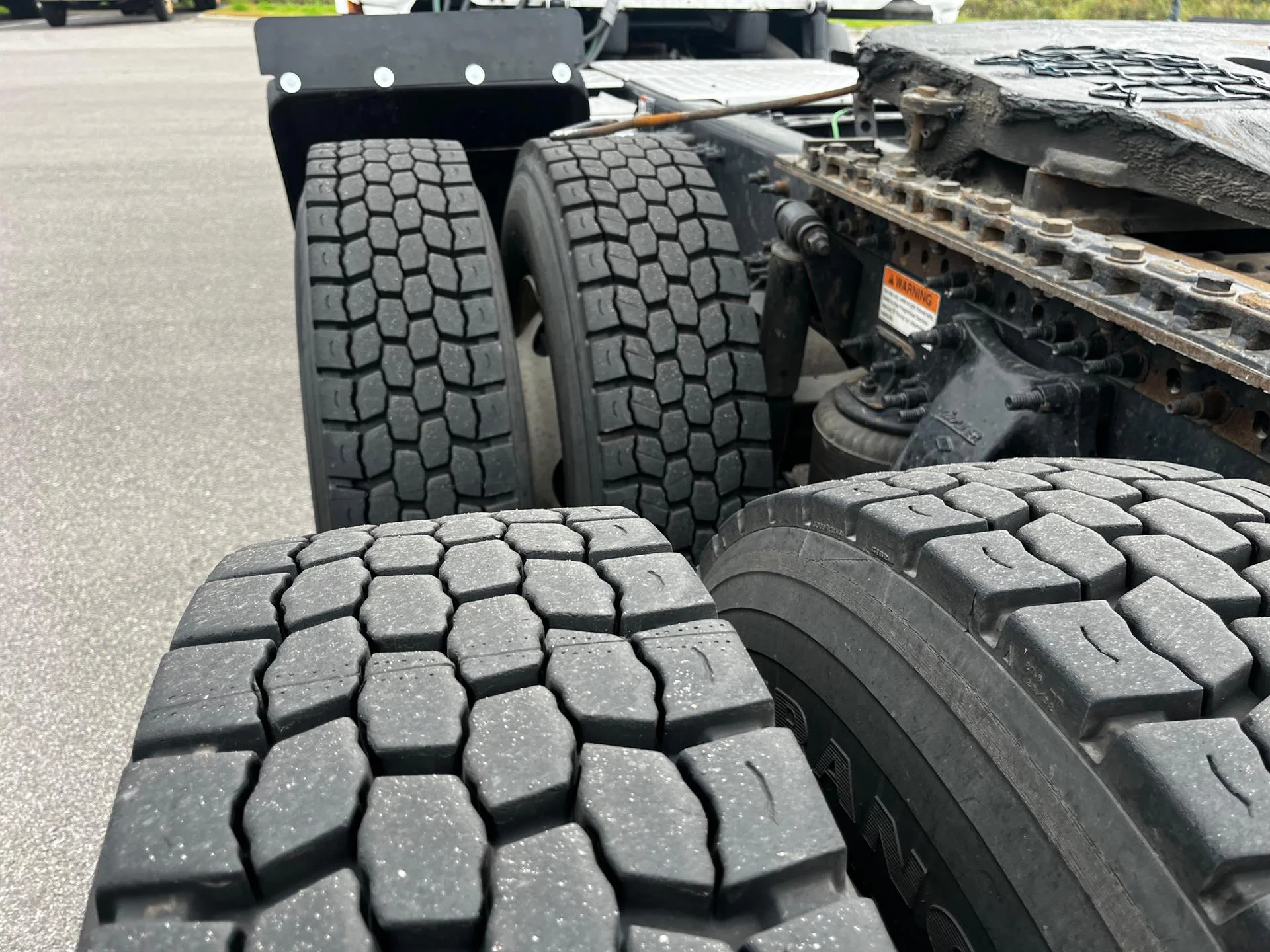 2023 Freightliner Cascadia in Inver Grove Heights, MN — photo 14