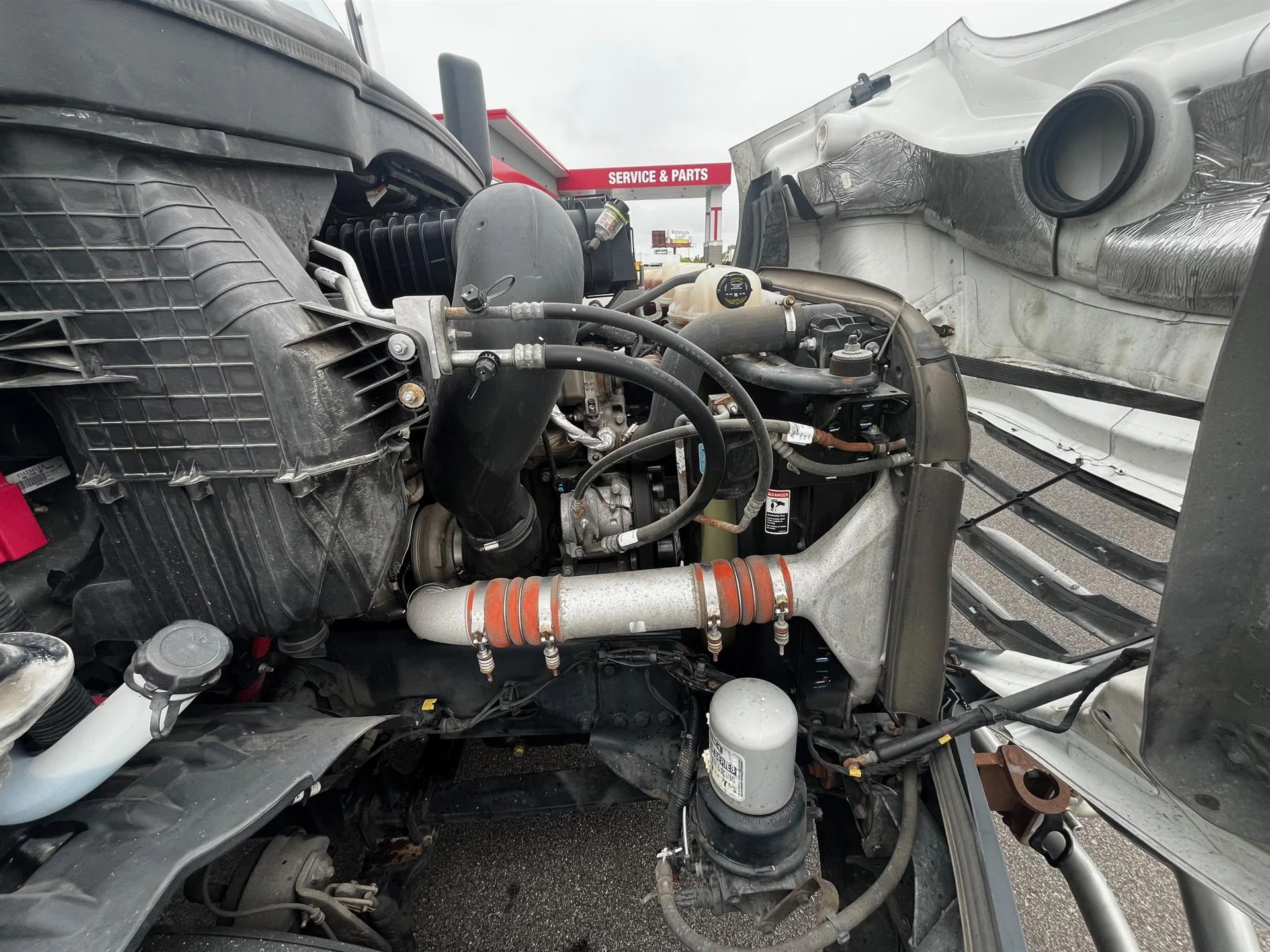 2023 Freightliner Cascadia in Inver Grove Heights, MN — photo 16