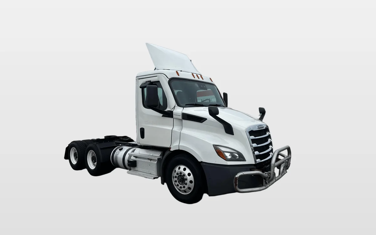 2023 Freightliner - image 1