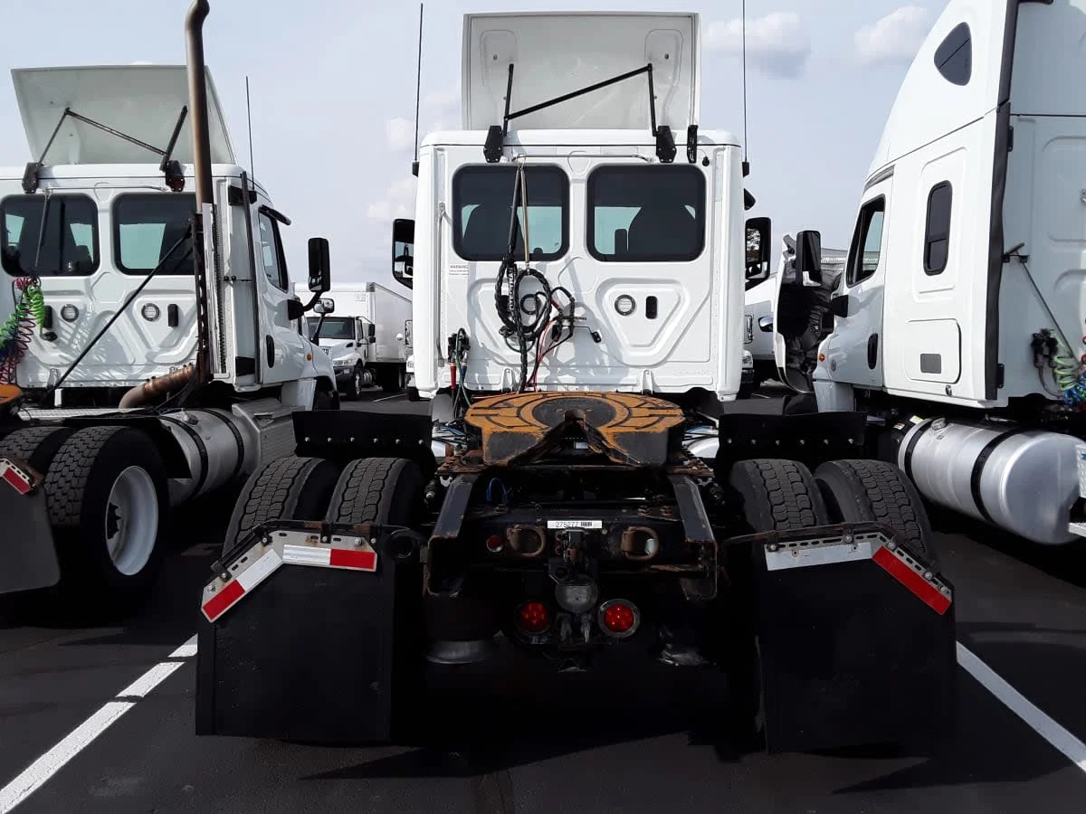 2020 Freightliner Cascadia in Altoona, IA — photo 5