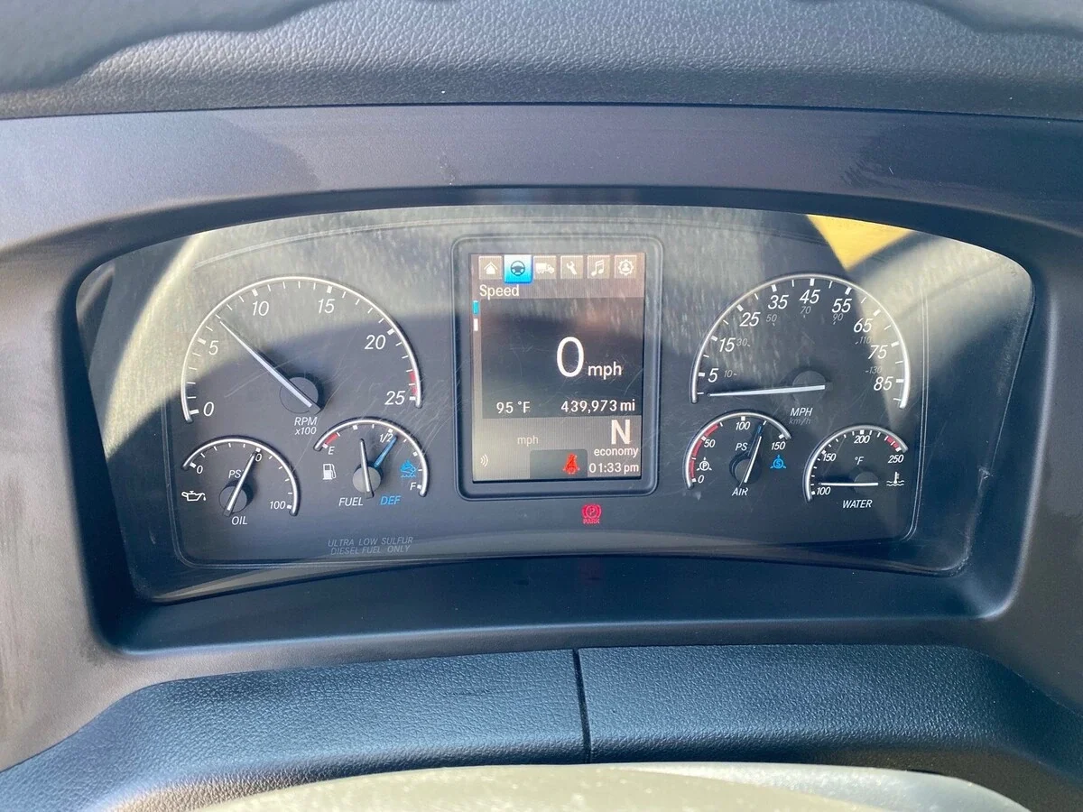 2024 Freightliner Cascadia - image 11