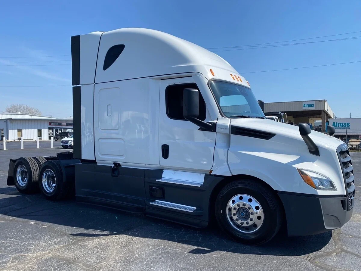 2024 Freightliner Cascadia - image 8