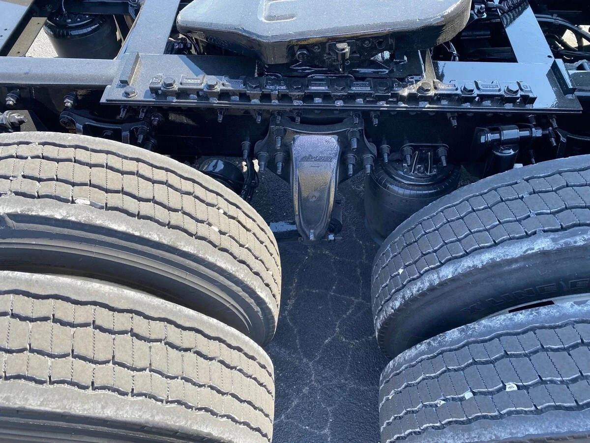 2024 Freightliner Cascadia - image 5