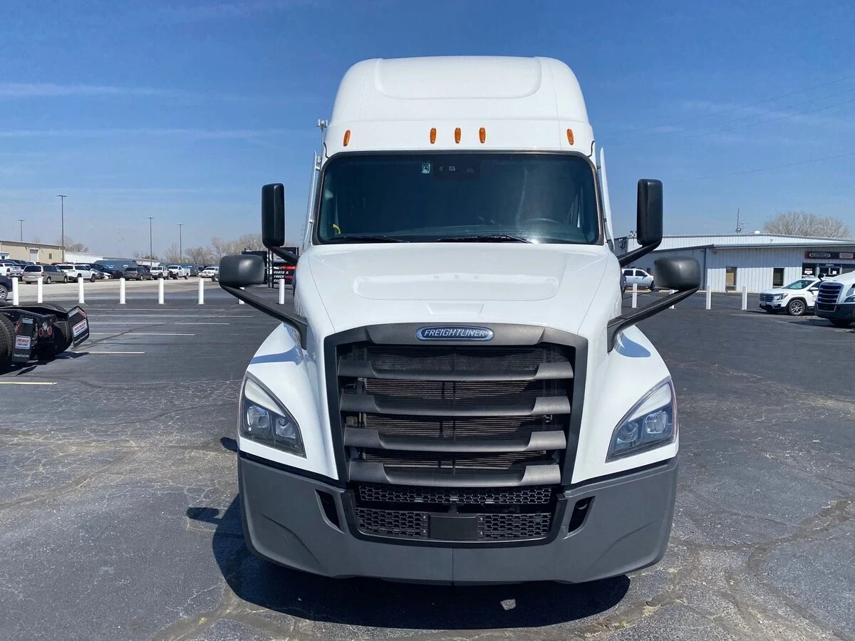 2024 Freightliner Cascadia - image 9