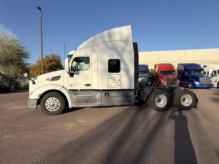 2020 Peterbilt 579 - image 3