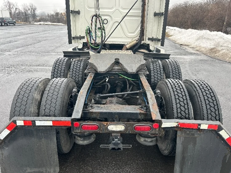 2020 Freightliner Cascadia - image 6