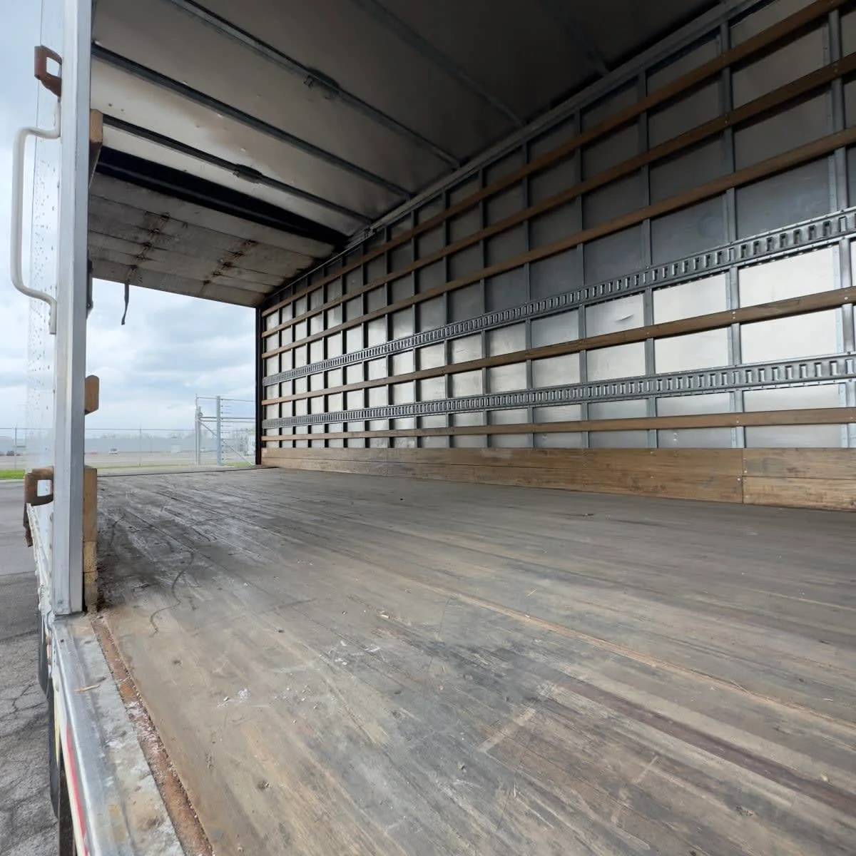 2018 Freightliner M2 106 - image 13