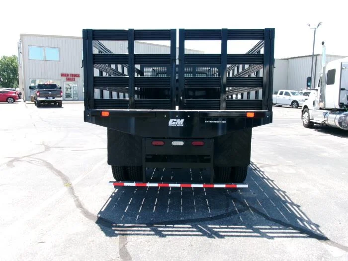 2019 Freightliner M2 106 — photo 5