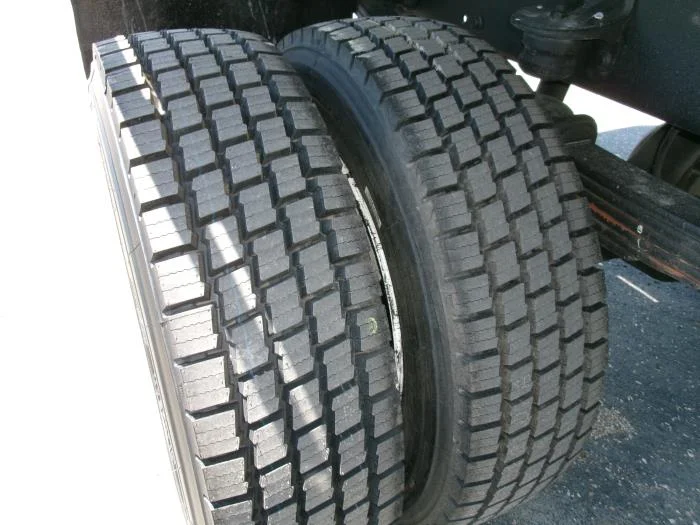 2019 Freightliner M2 106 — photo 11