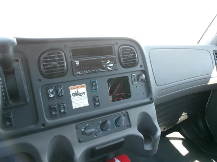 2019 Freightliner M2 106 — photo 13