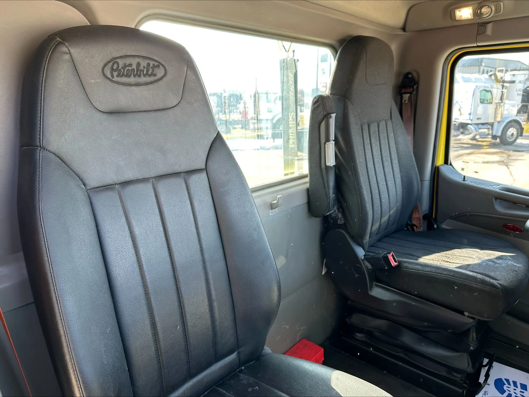 2021 Peterbilt 579 in Portland, OR — photo 9