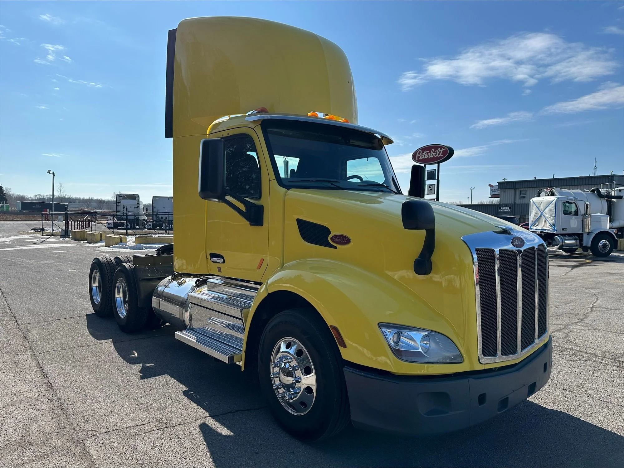 2021 Peterbilt 579 in Portland, OR — photo 2