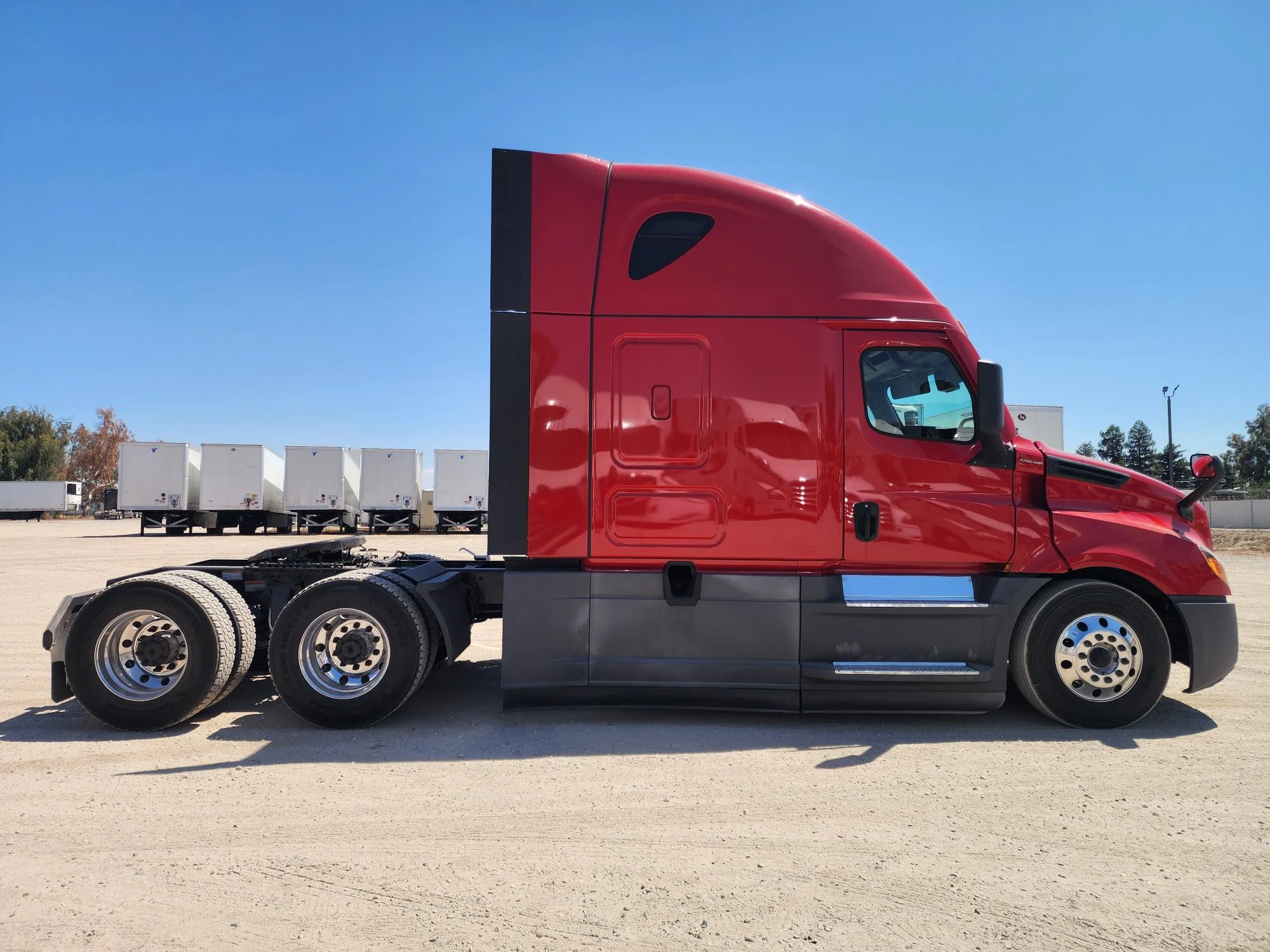 2020 Freightliner Cascadia in Fresno, CA — photo 7