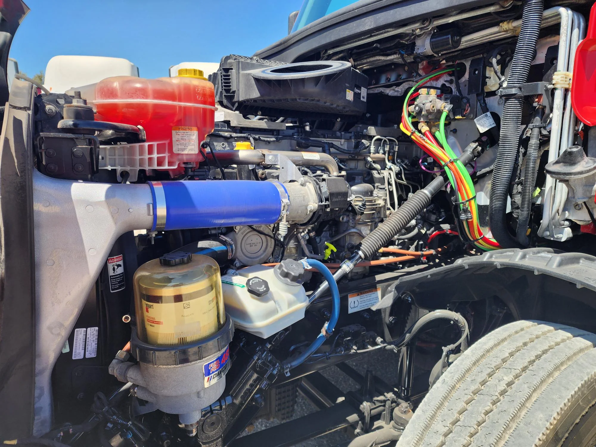 2020 Freightliner Cascadia in Fresno, CA — photo 8