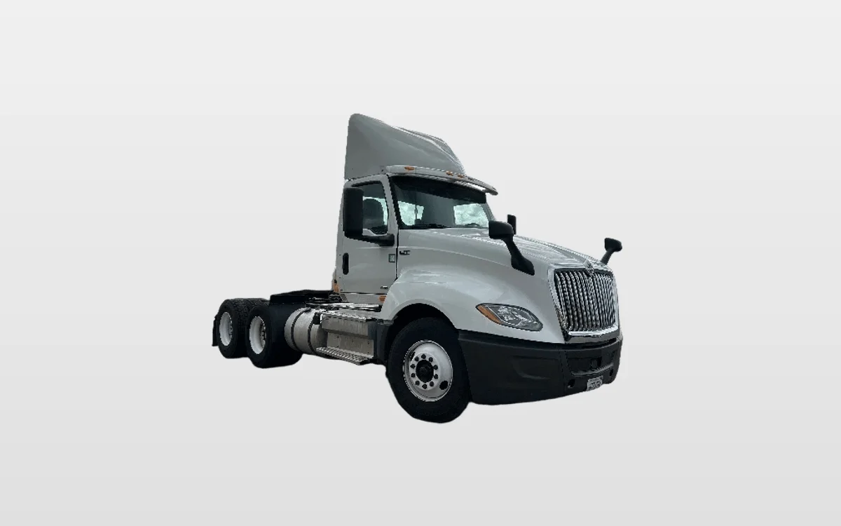 2019 International LT - image 1