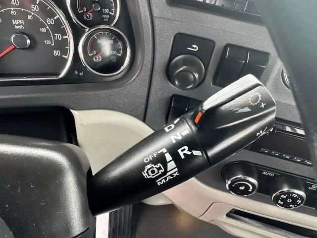 2020 Peterbilt 579 - image 6